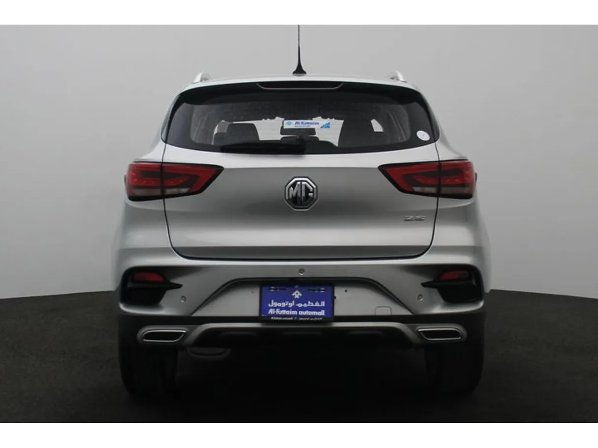 Car image 12