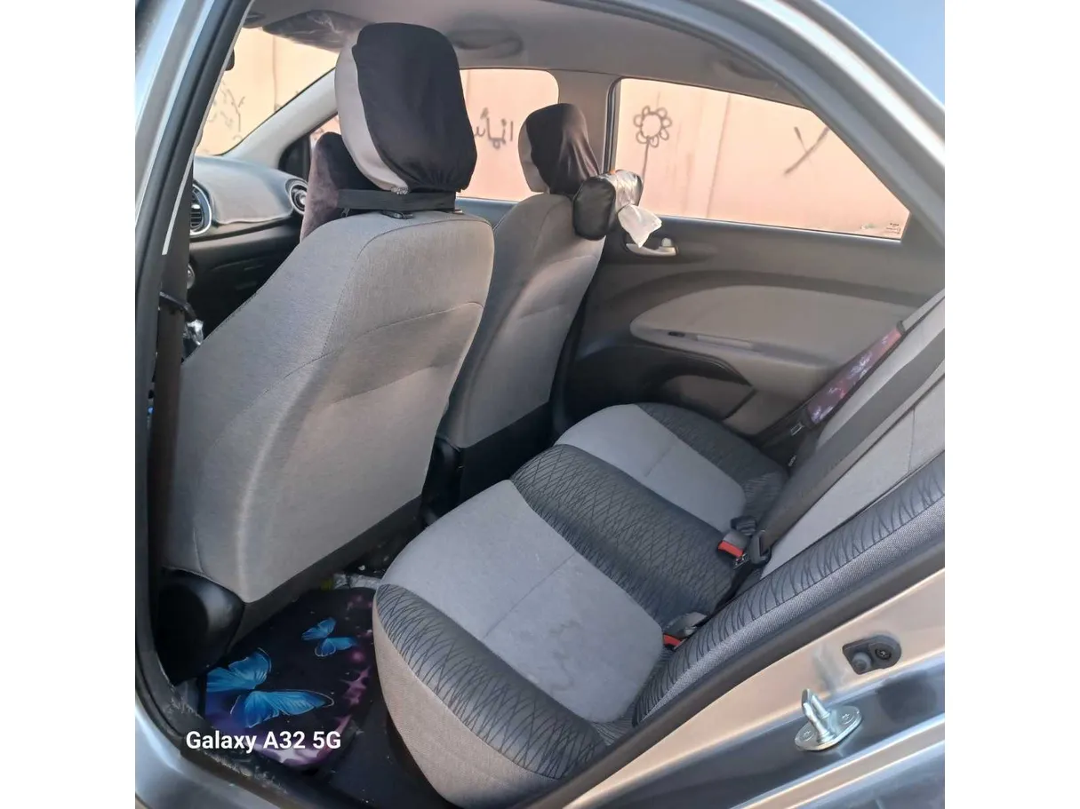 Car image 13