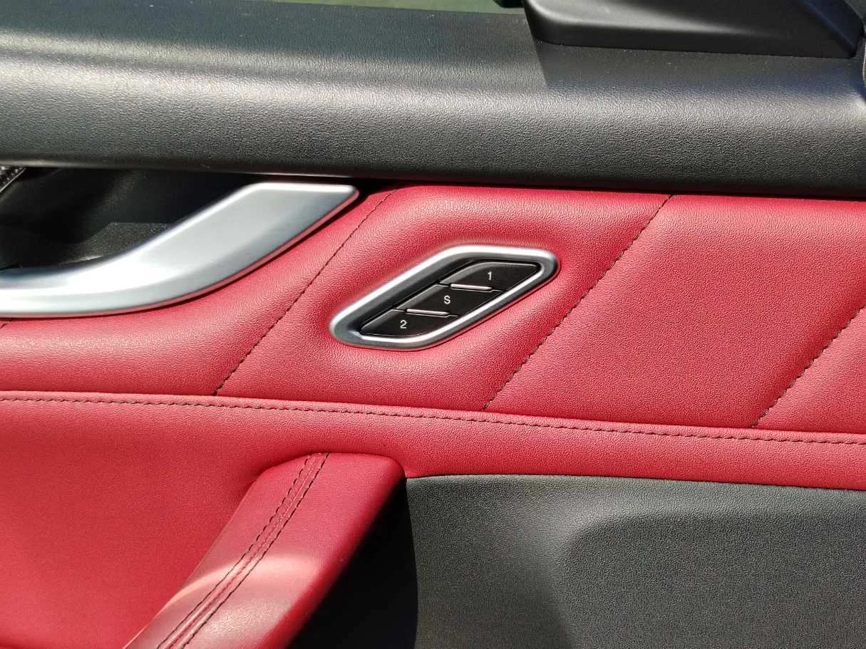 Car image 34
