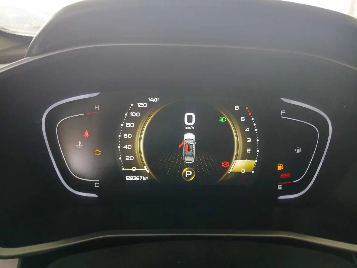 Car image 10