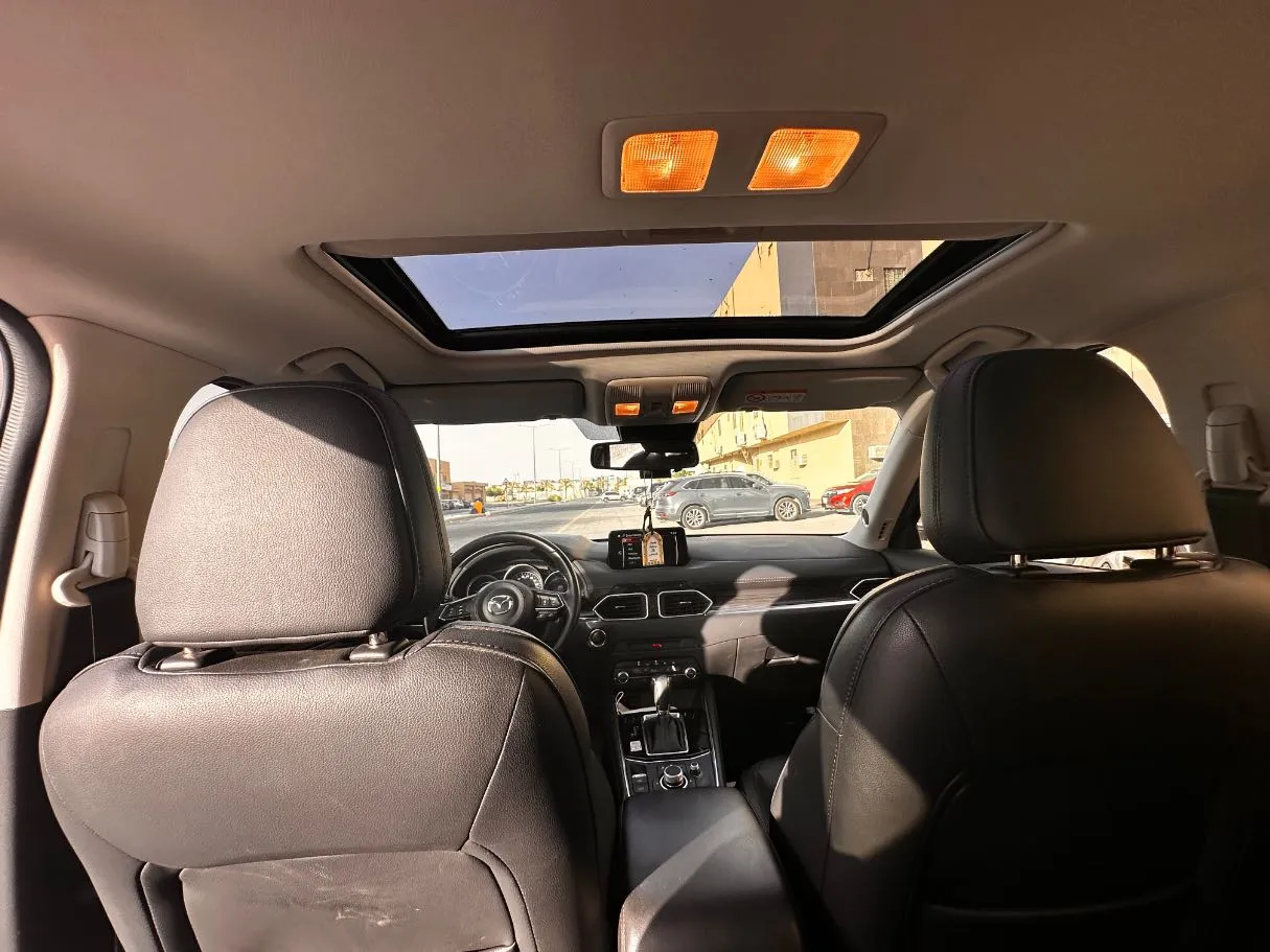 Car image 16