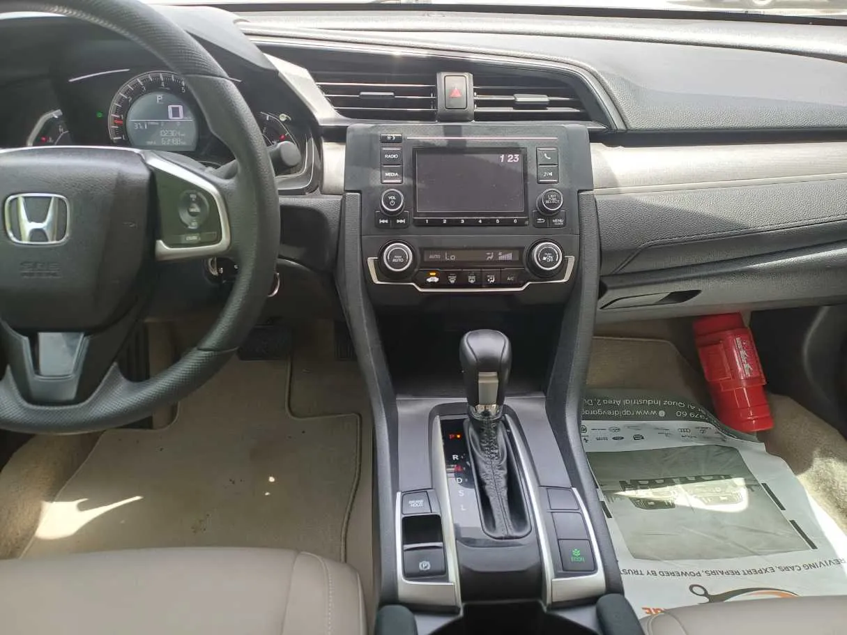 Car image 16