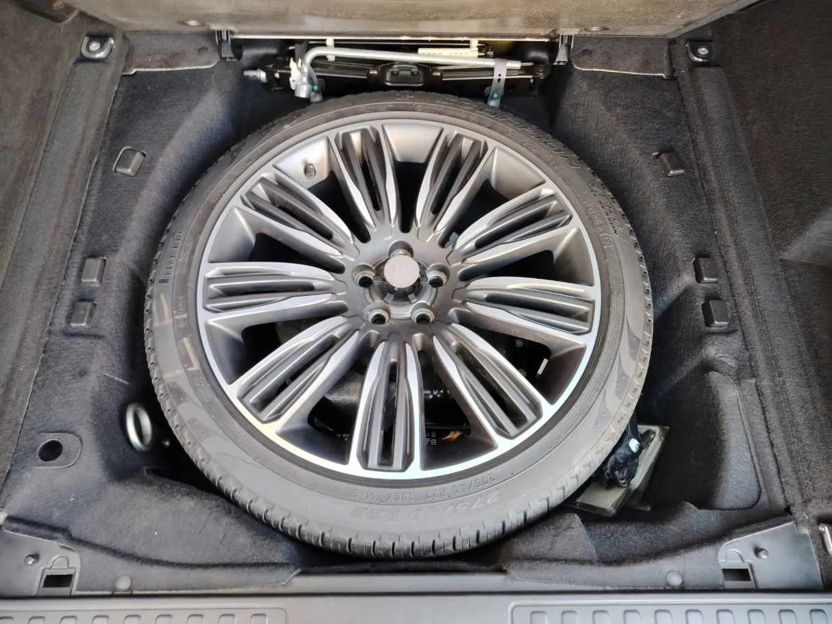 Car image 41
