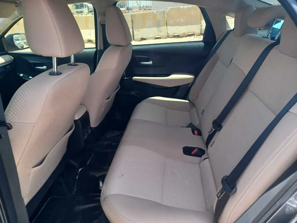 Car image 15