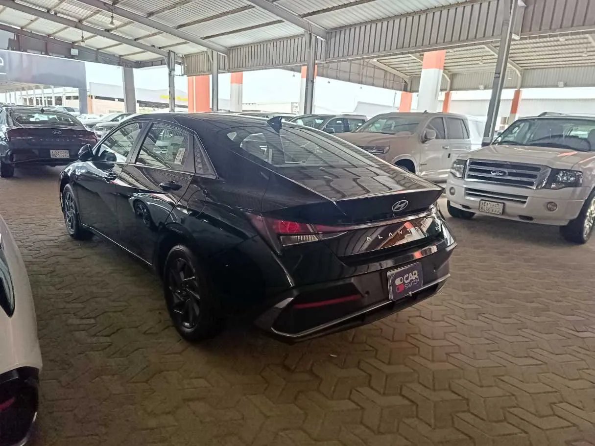 Car image 7