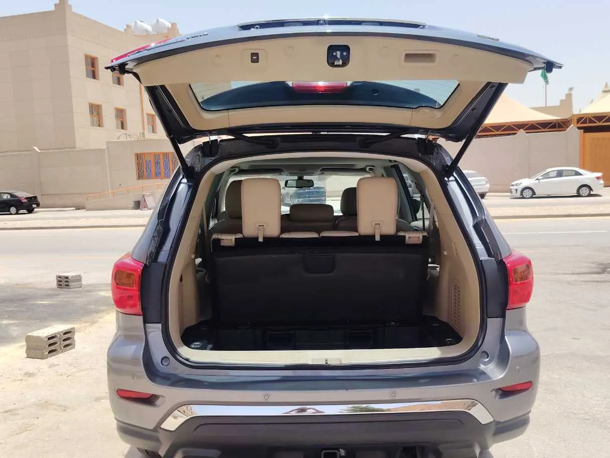 Car image 23