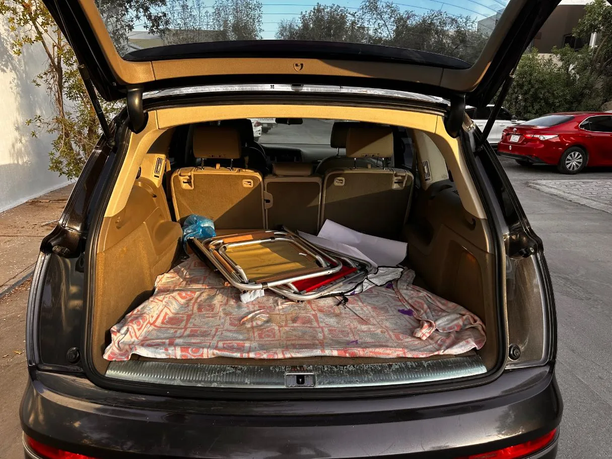 Car image 24