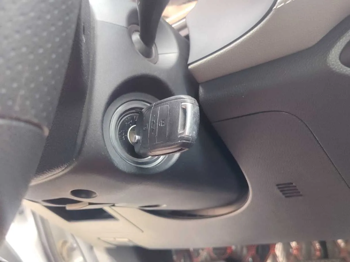 Car image 27