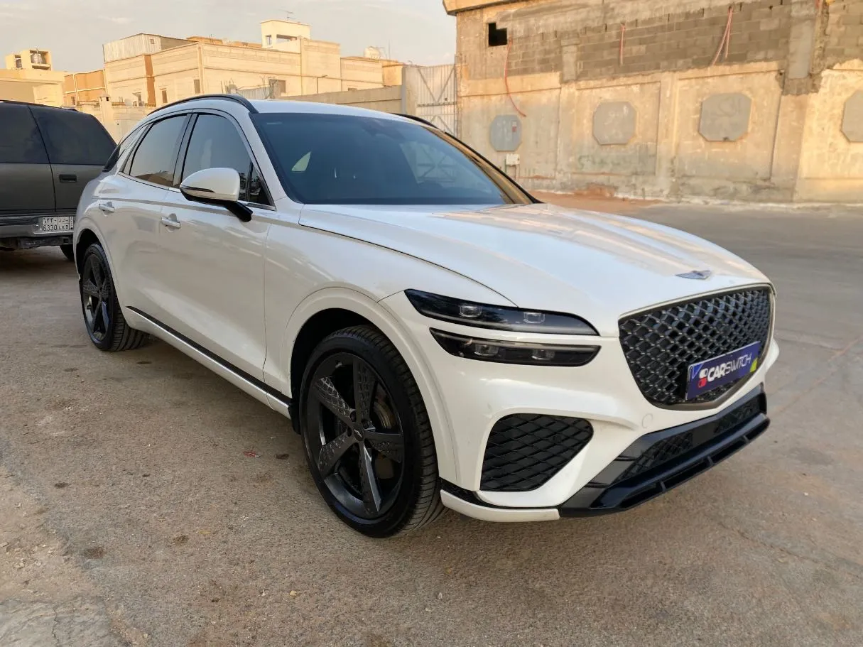 Car image 3