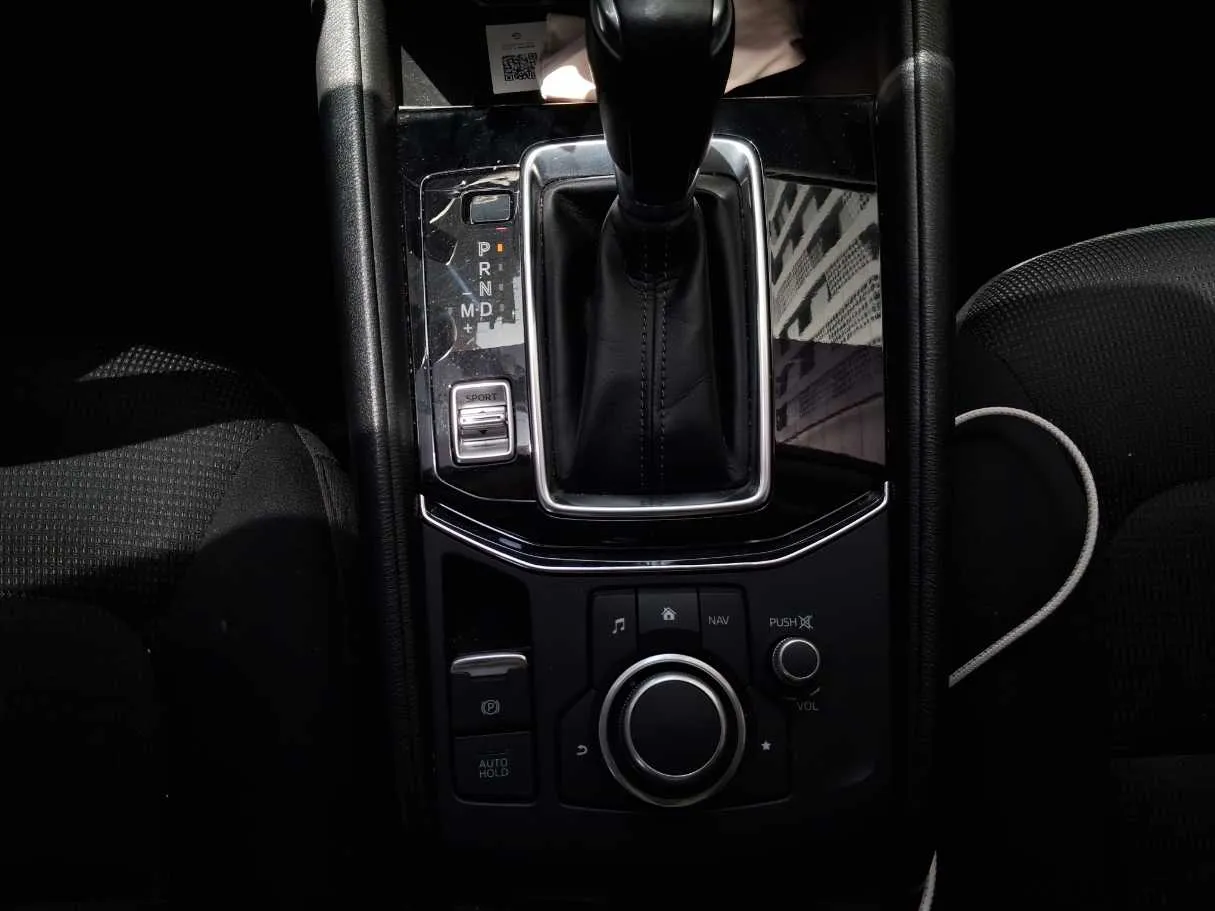 Car image 15