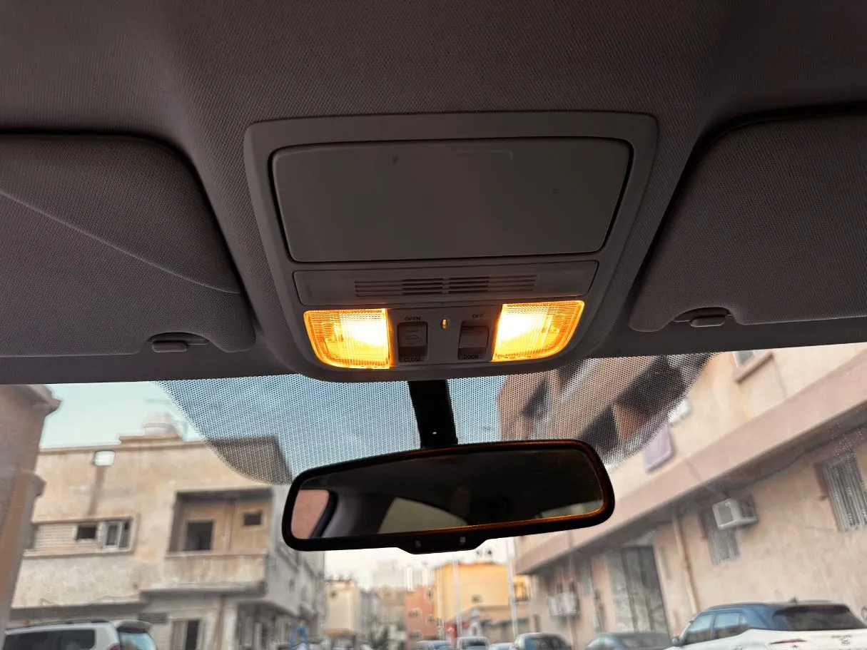 Car image 24