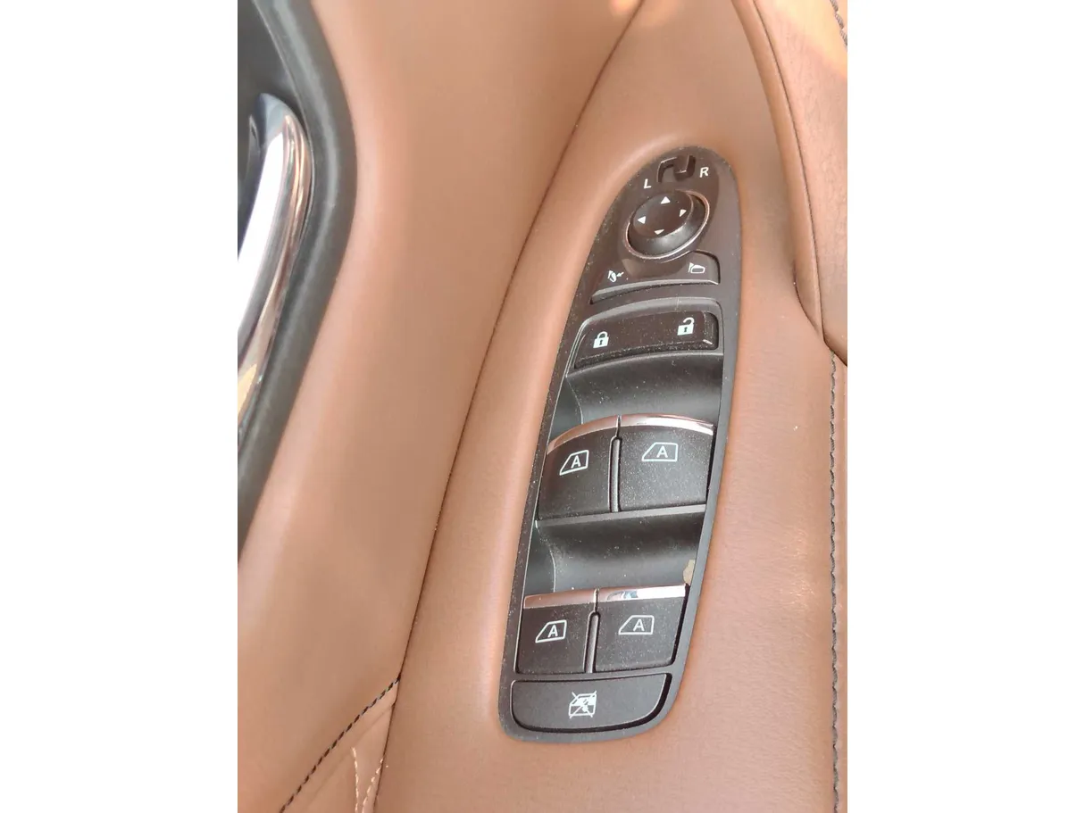 Car image 36