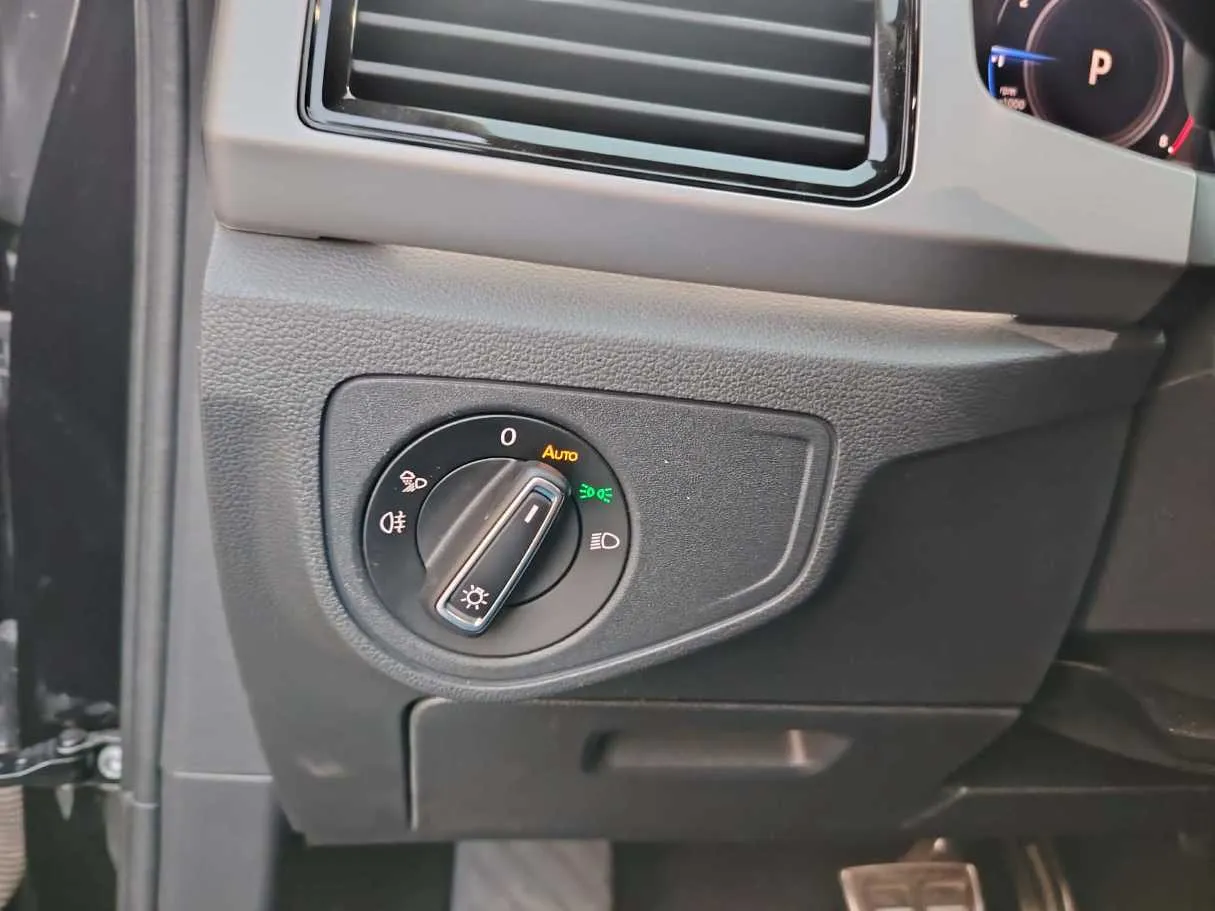 Car image 45