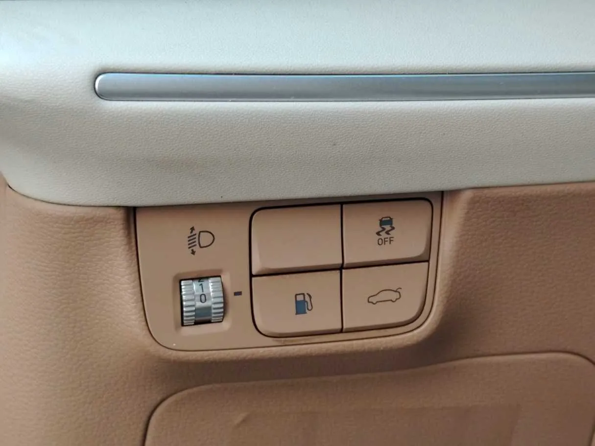 Car image 31