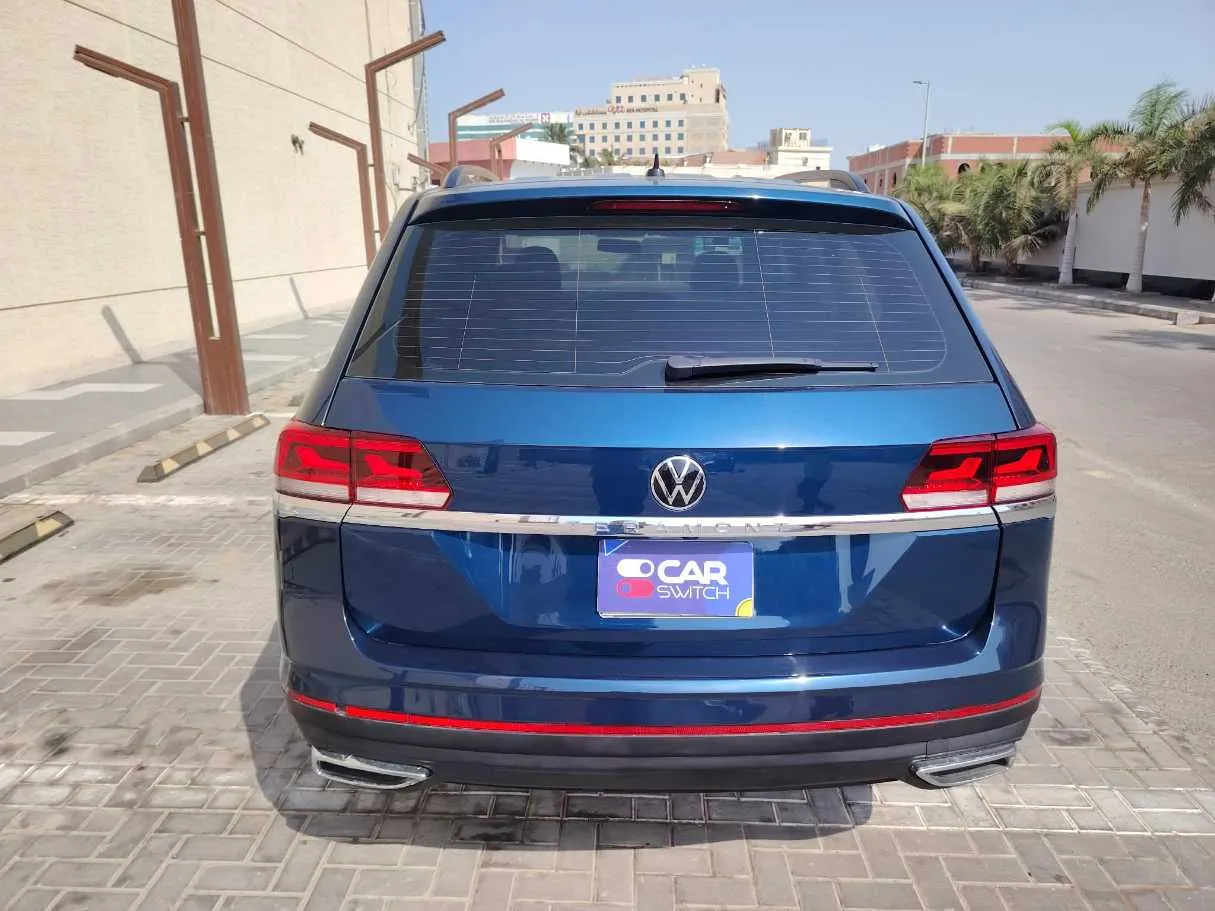 Car image 6