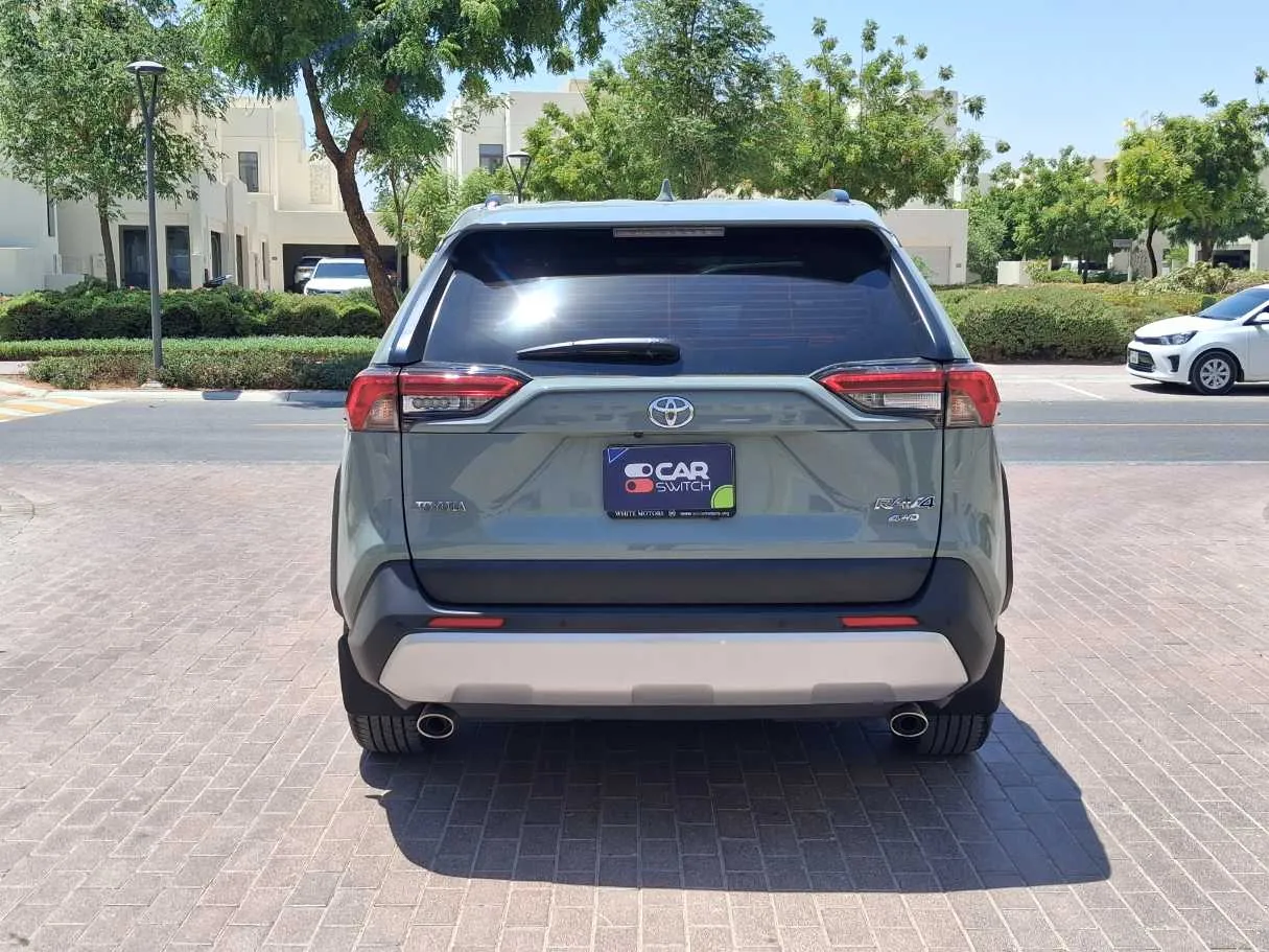 Car image 6