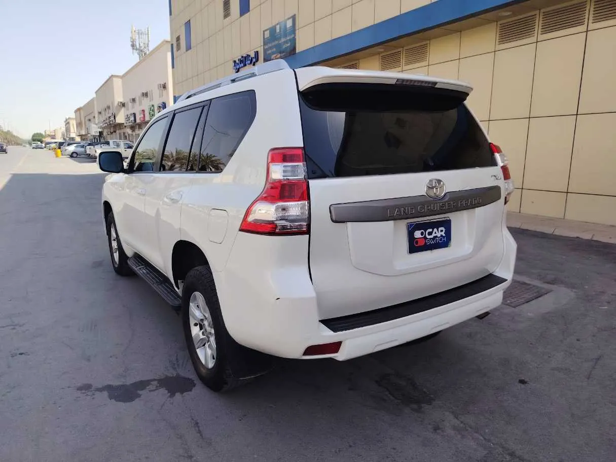 Car image 7
