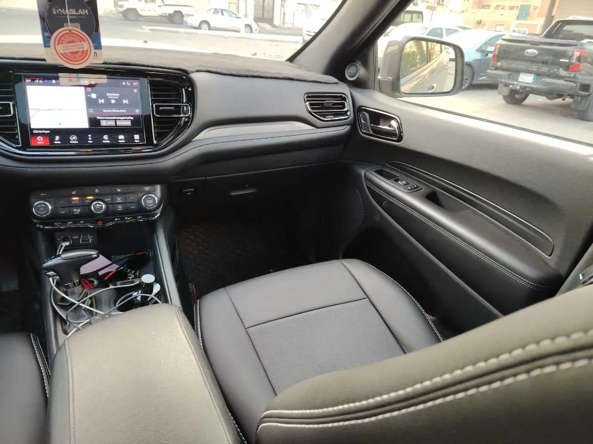 Car image 38