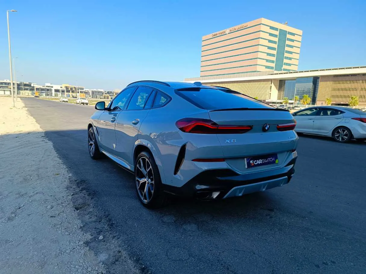 Car image 10