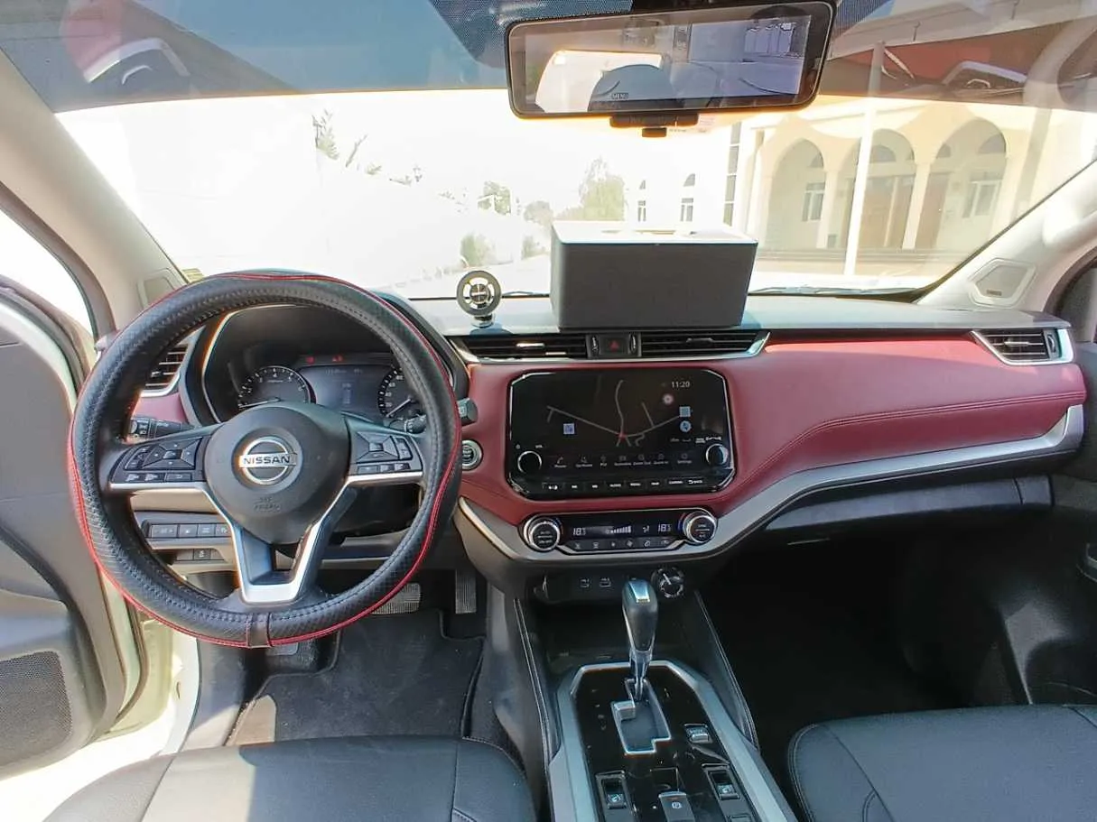 Car image 15