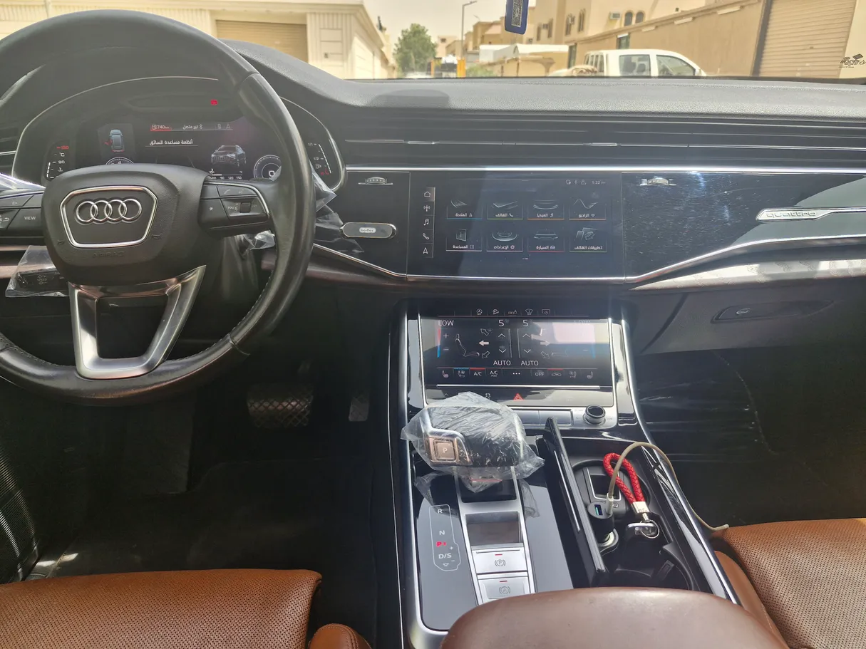 Car image 18