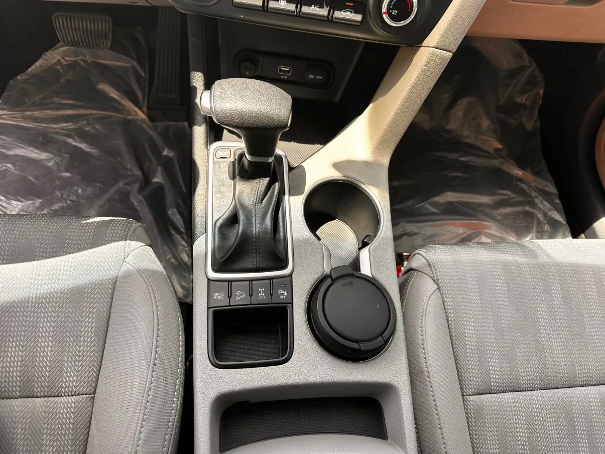 Car image 18