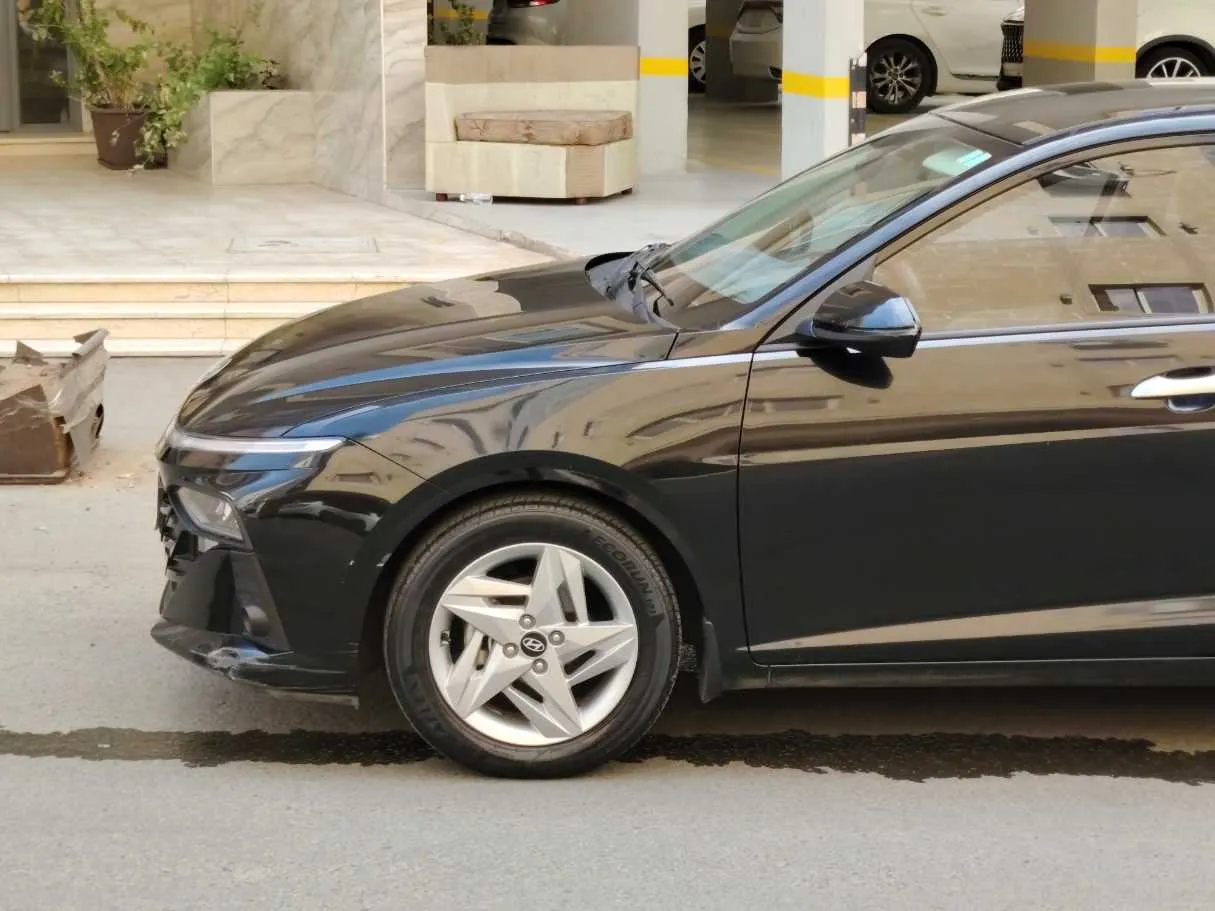 Car image 9