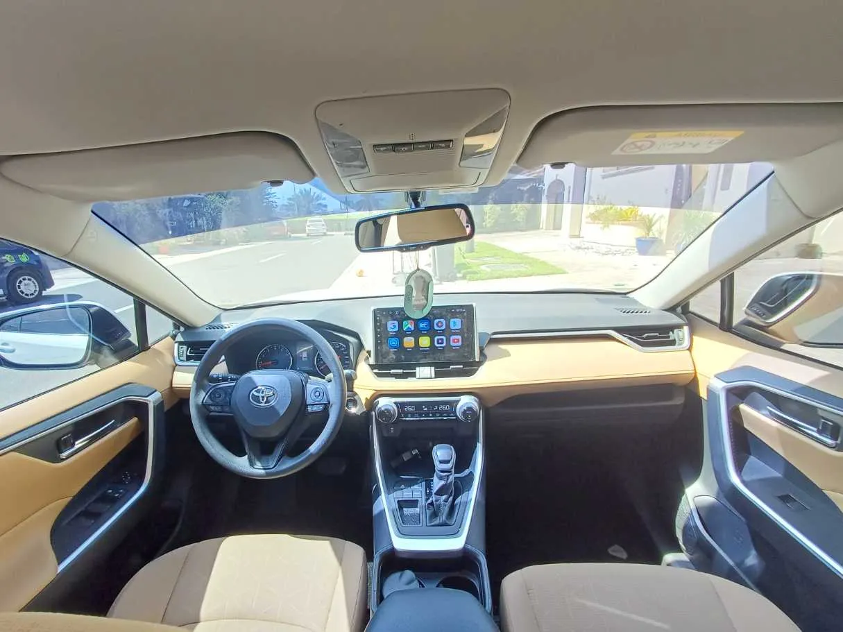 Car image 18