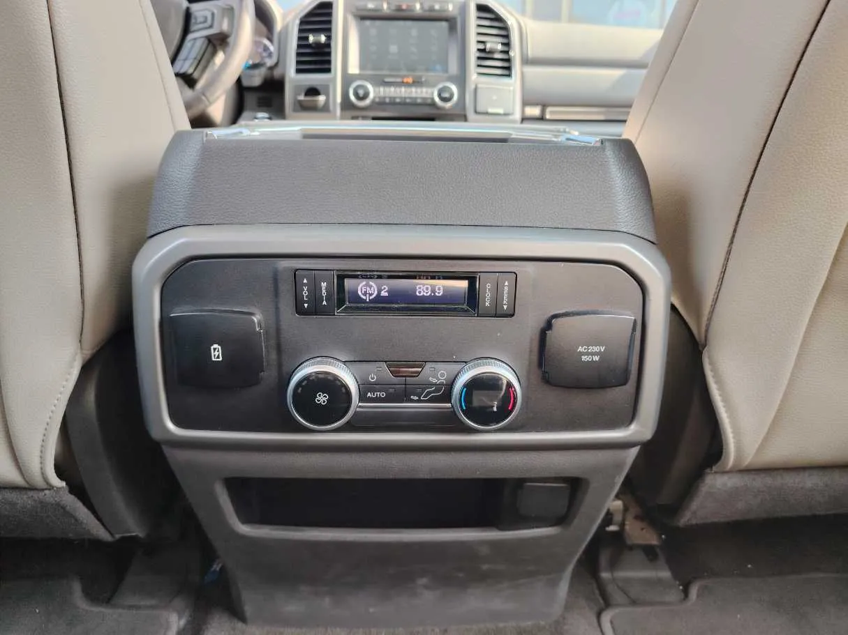 Car image 28