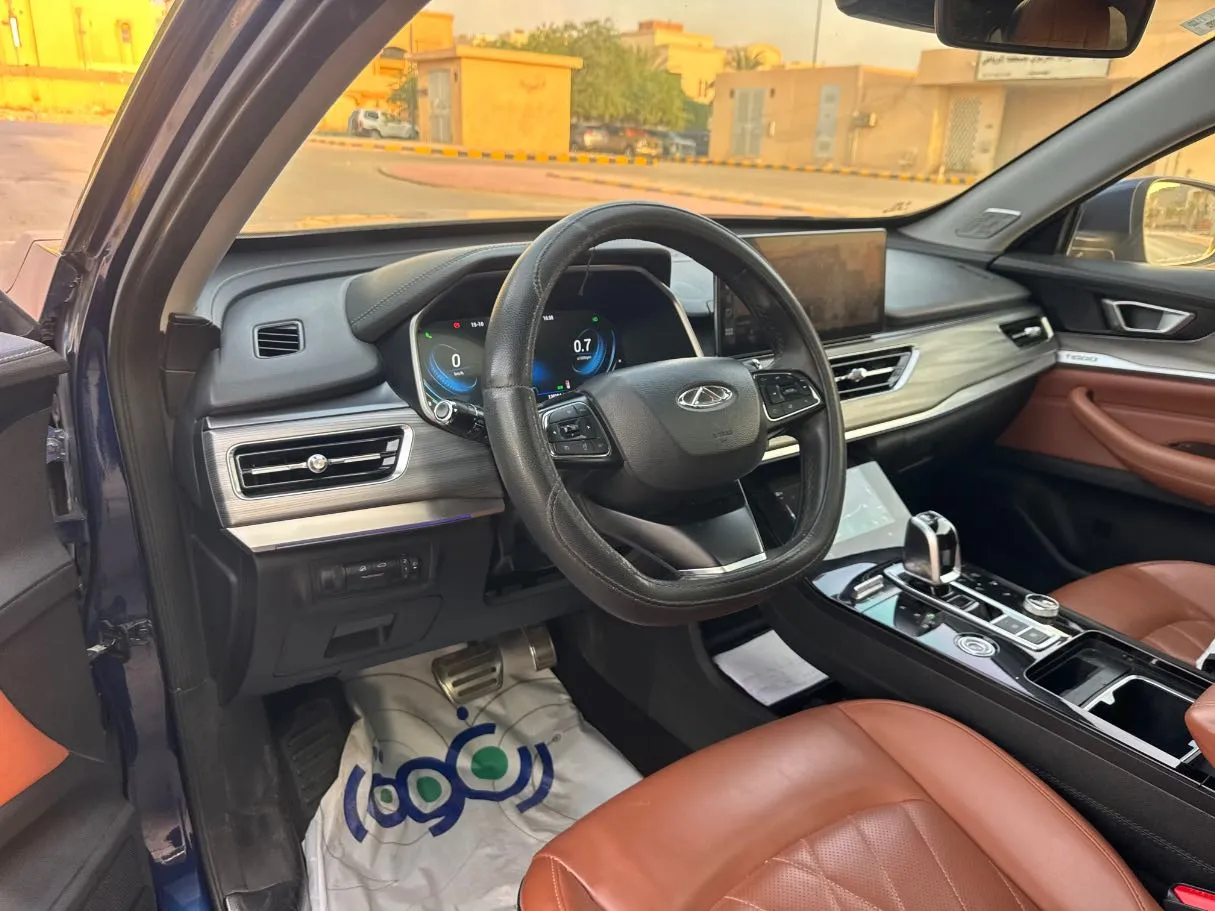 Car image 12