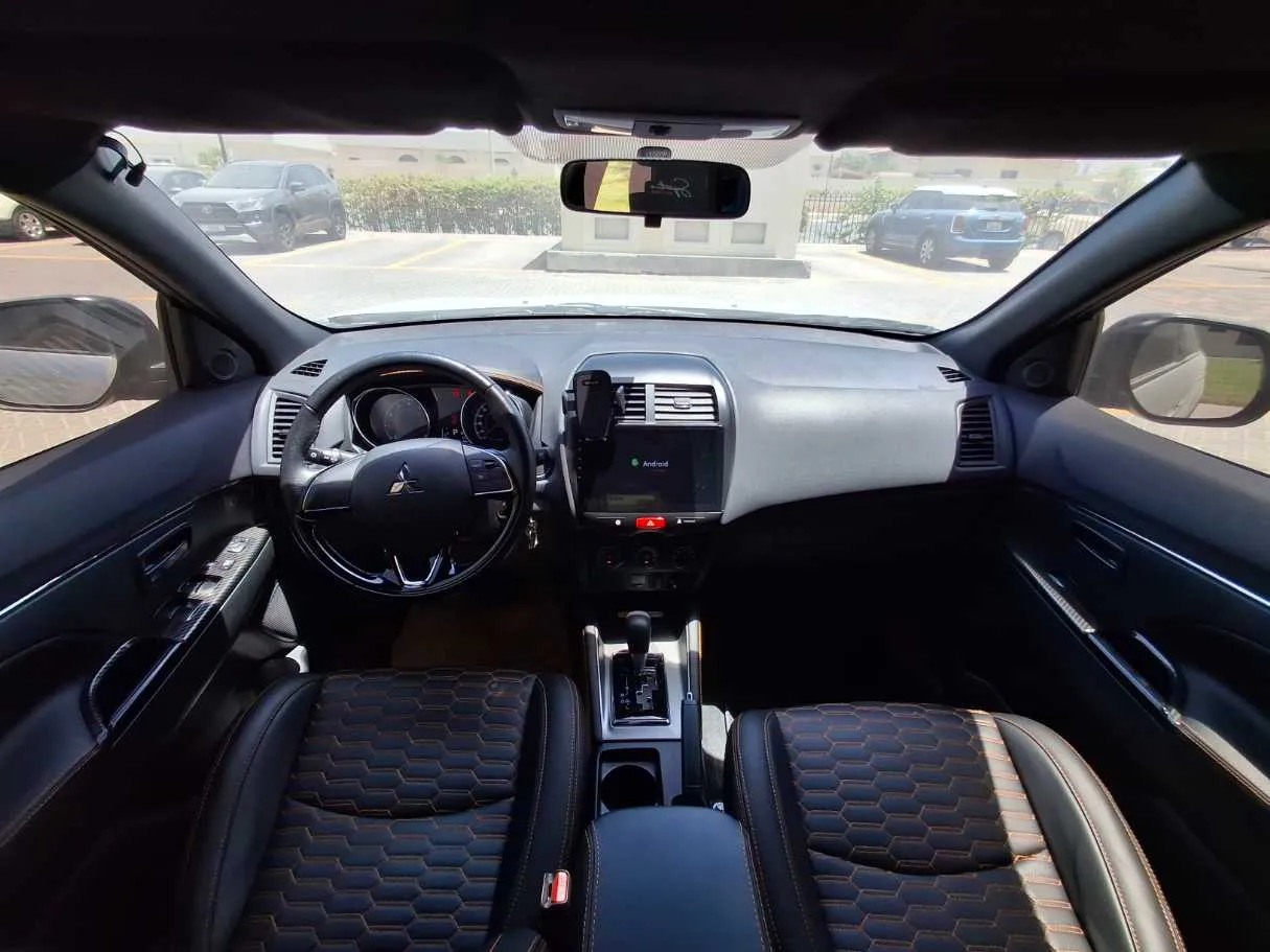 Car image 17
