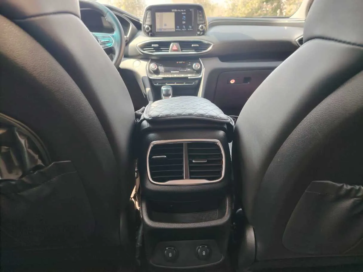 Car image 29