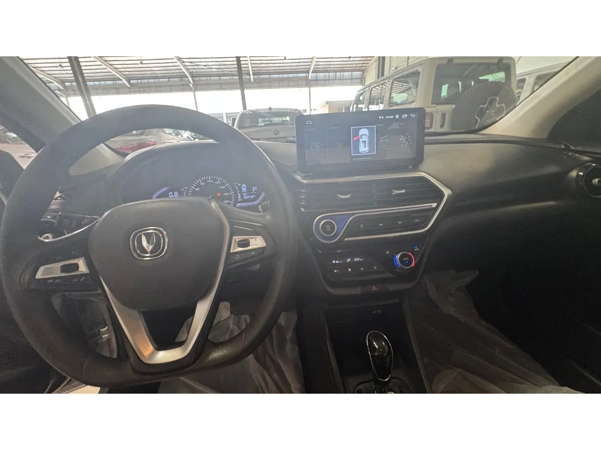 Car image 16