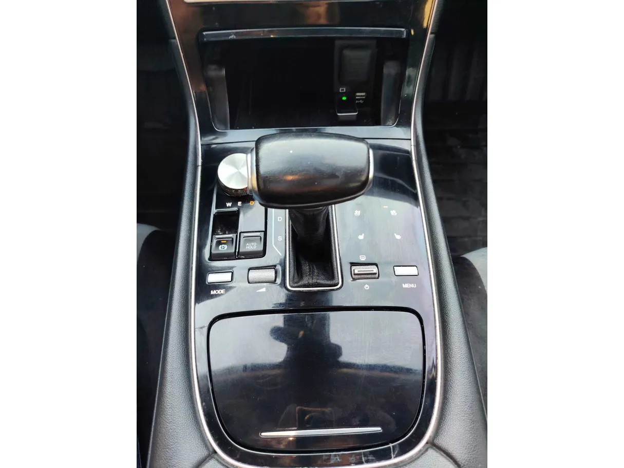 Car image 20