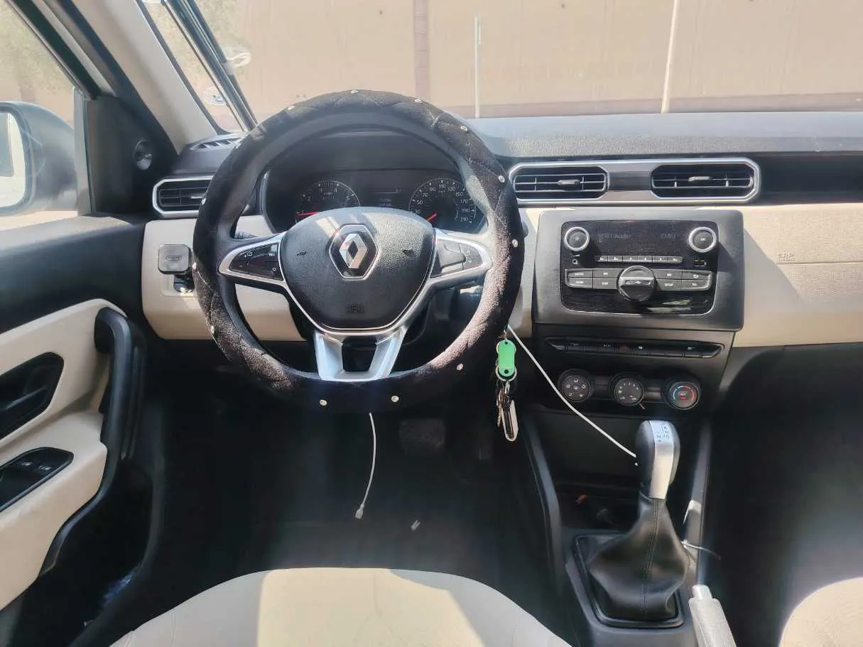 Car image 19