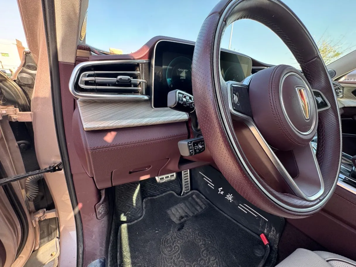 Car image 10