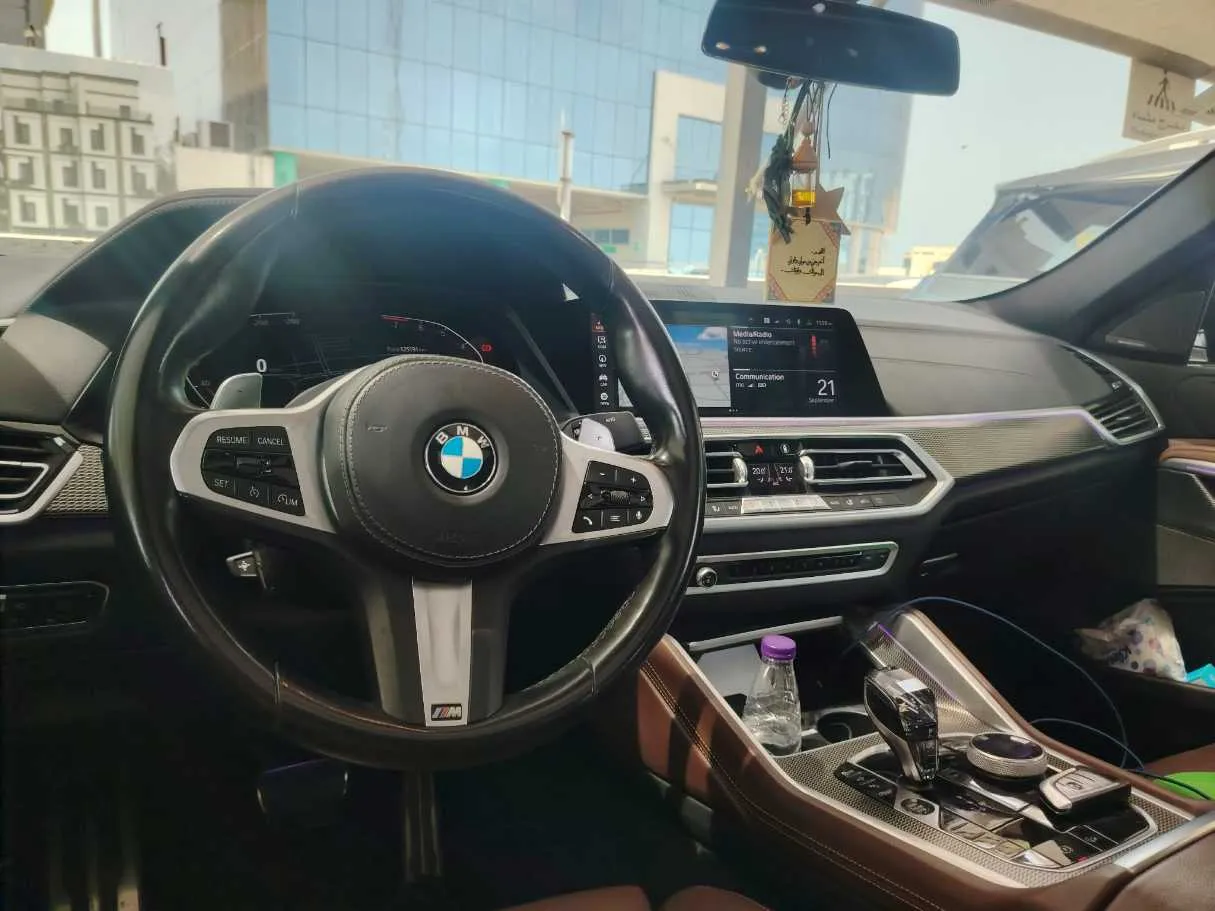 Car image 29
