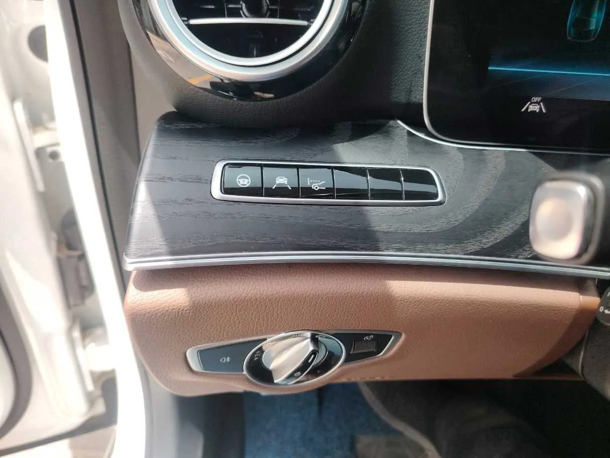Car image 39