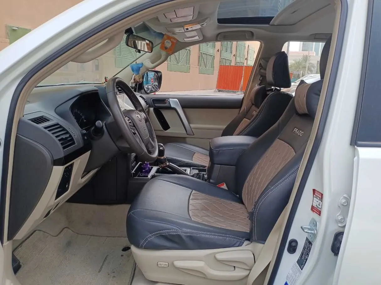 Car image 12