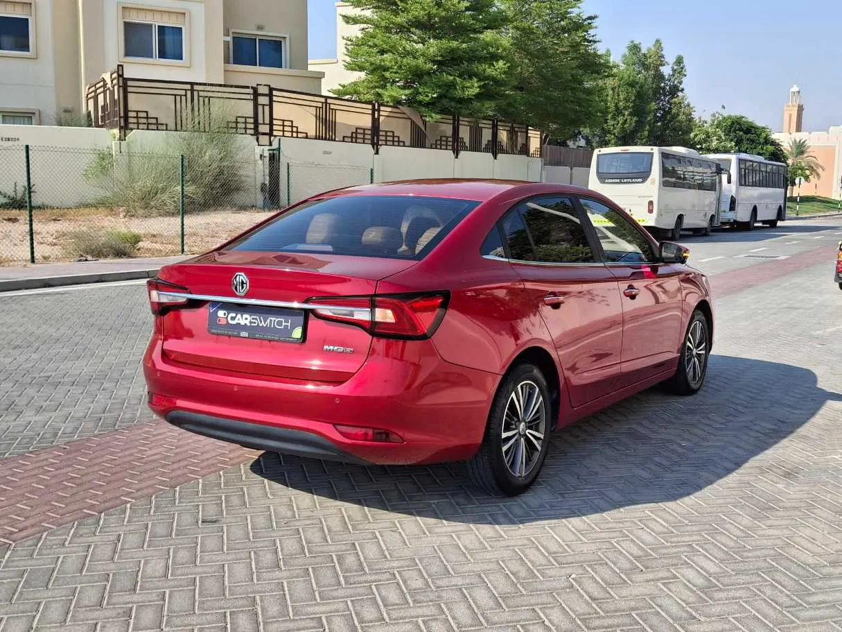 Car image 5