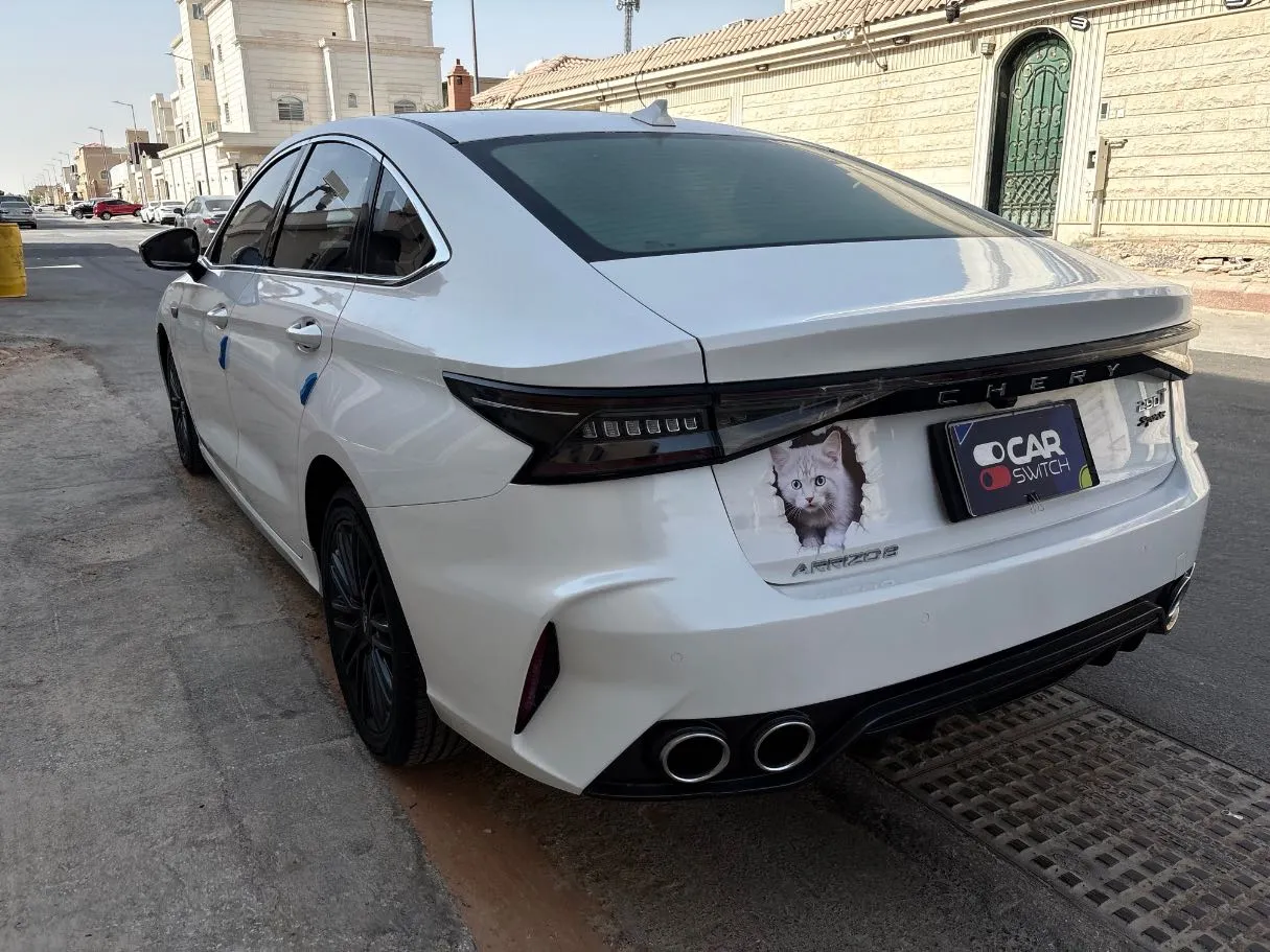 Car image 7