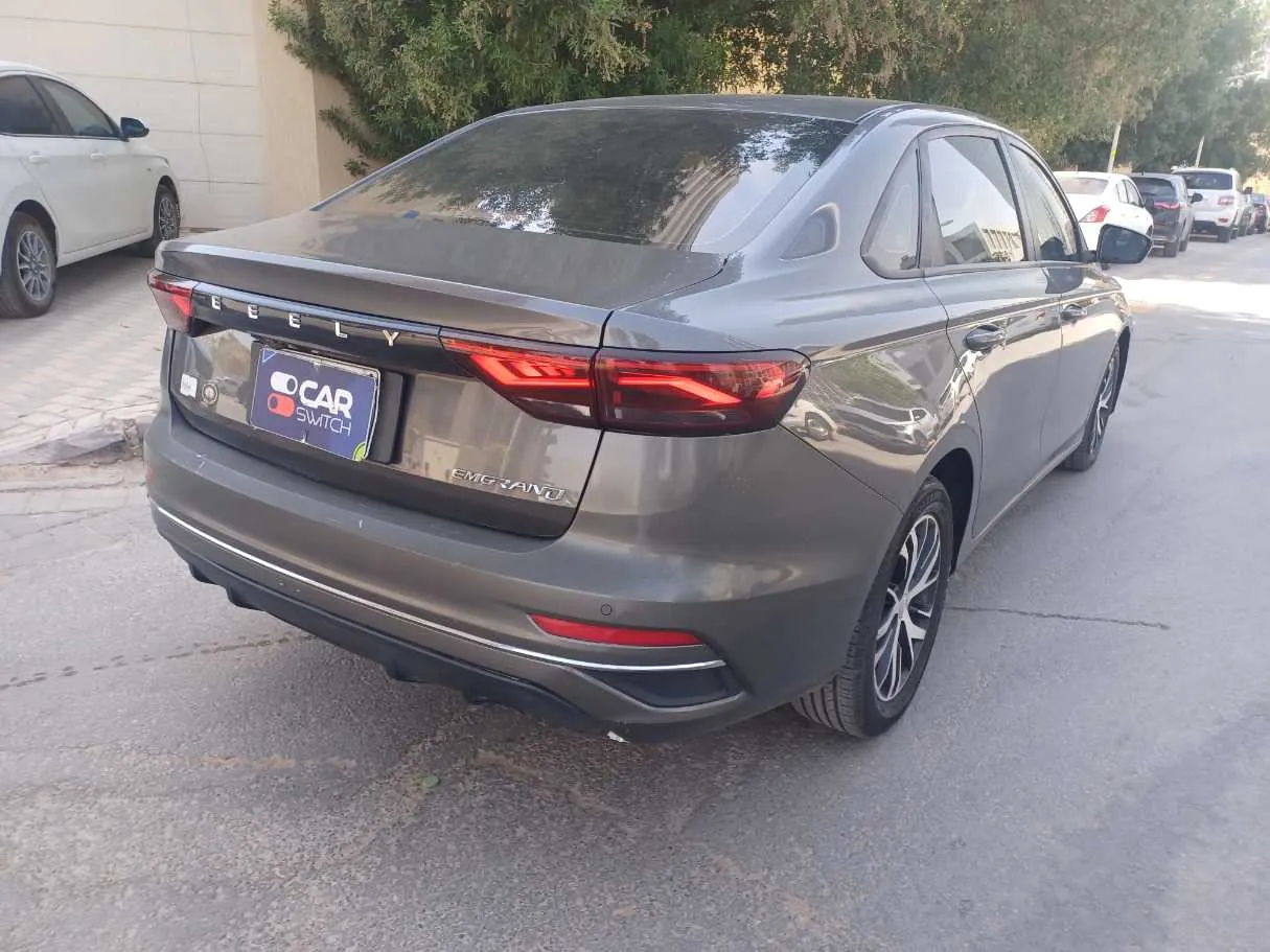 Car image 5