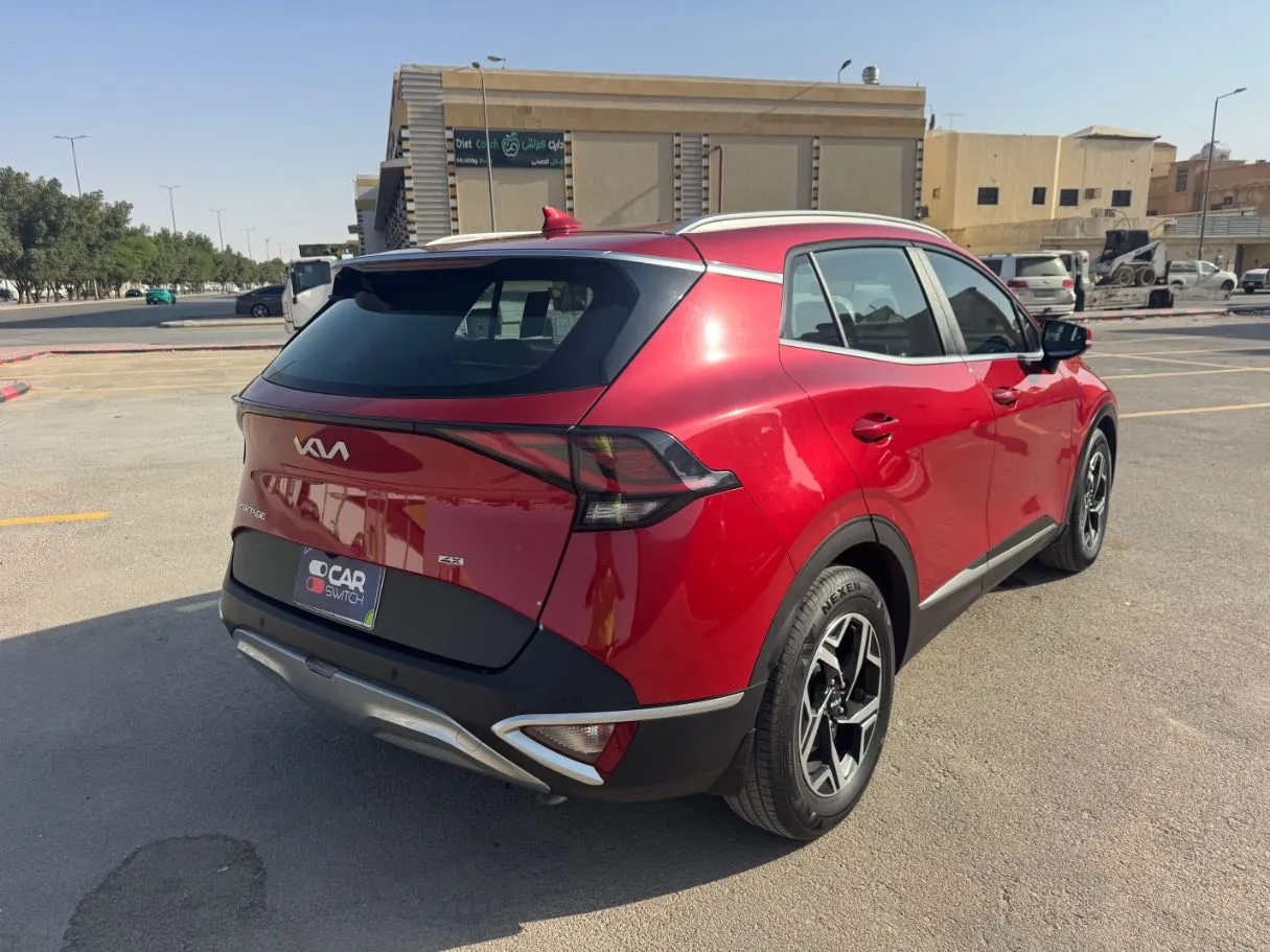 Car image 5