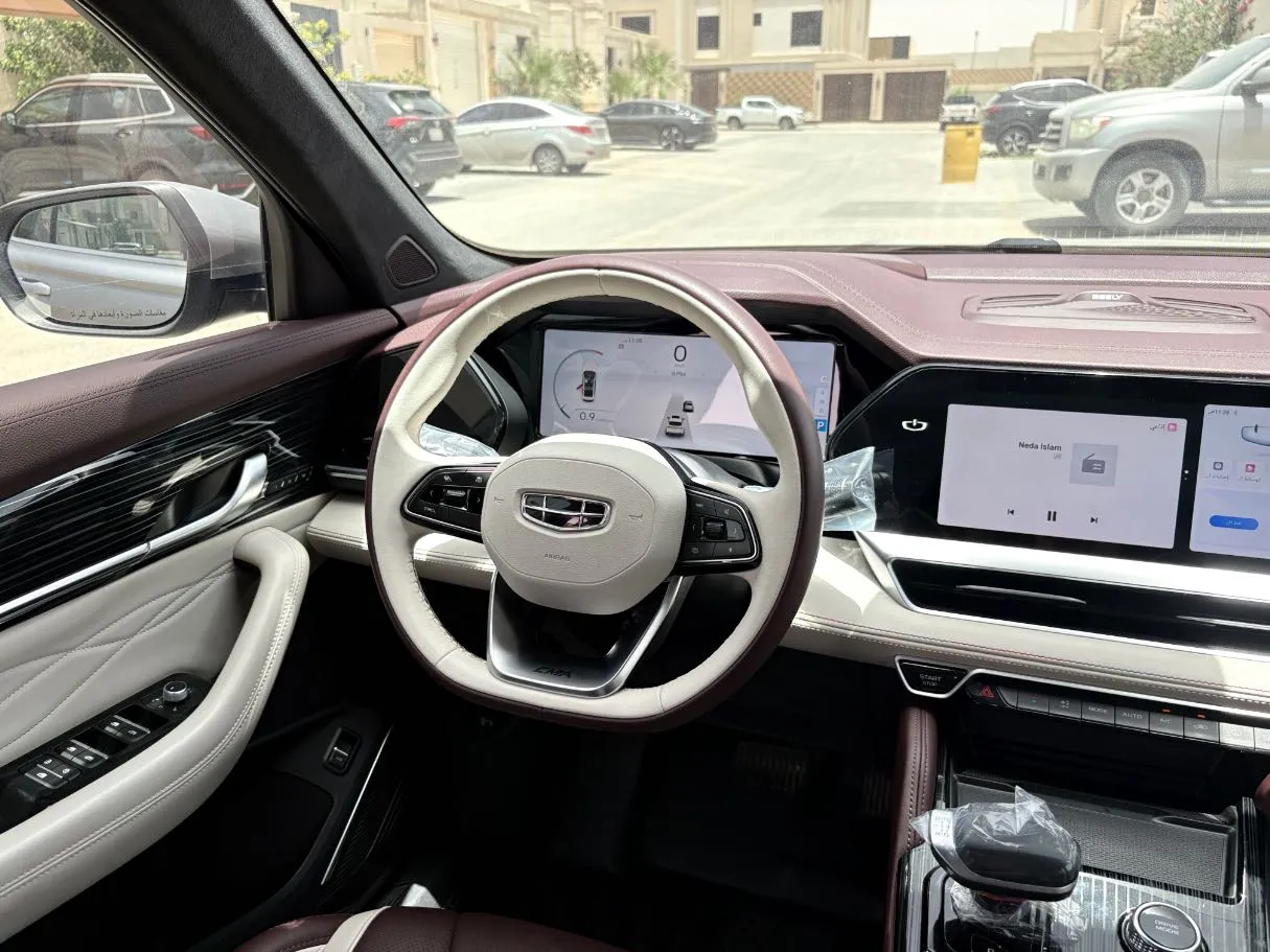 Car image 21