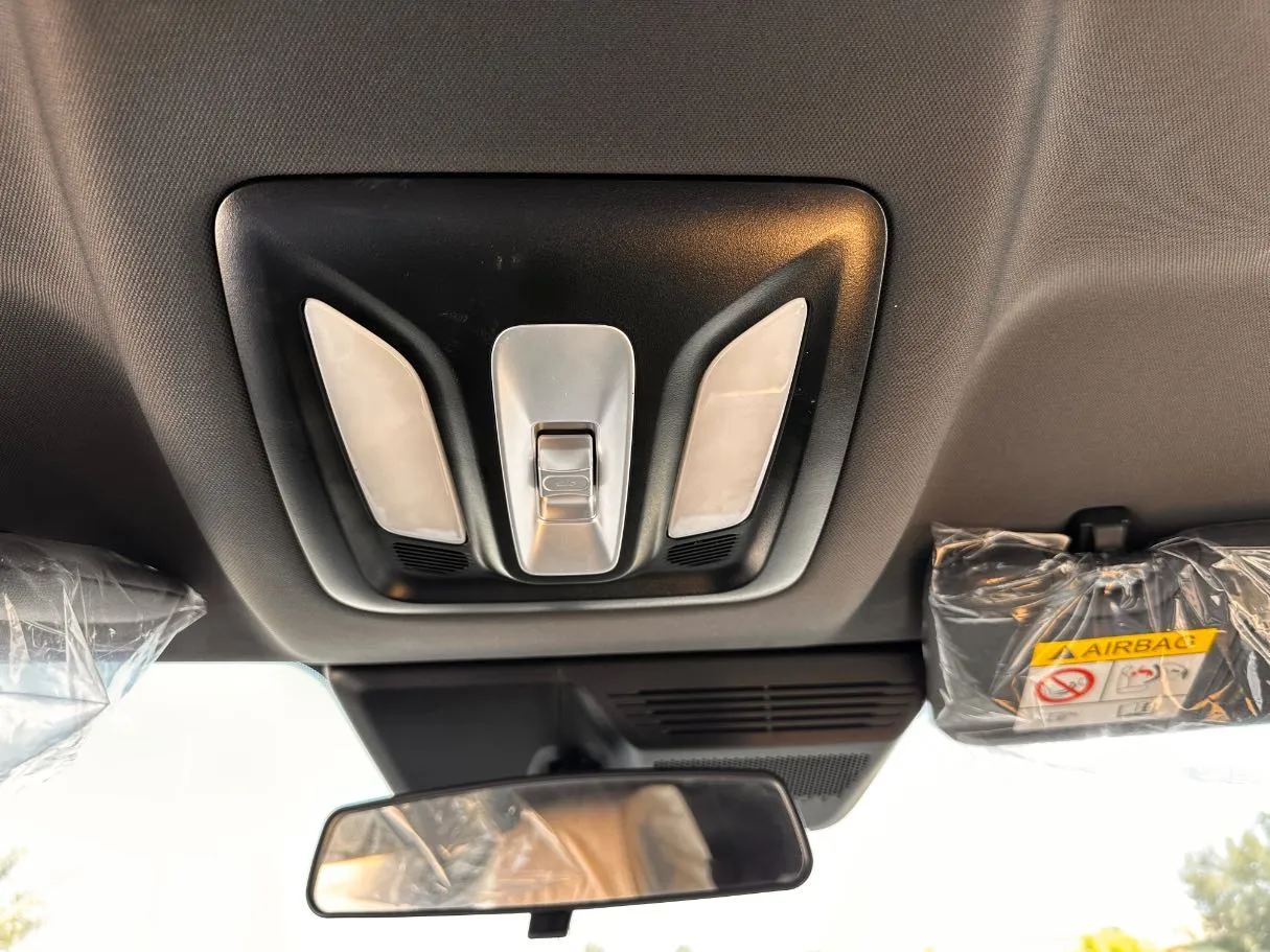 Car image 26