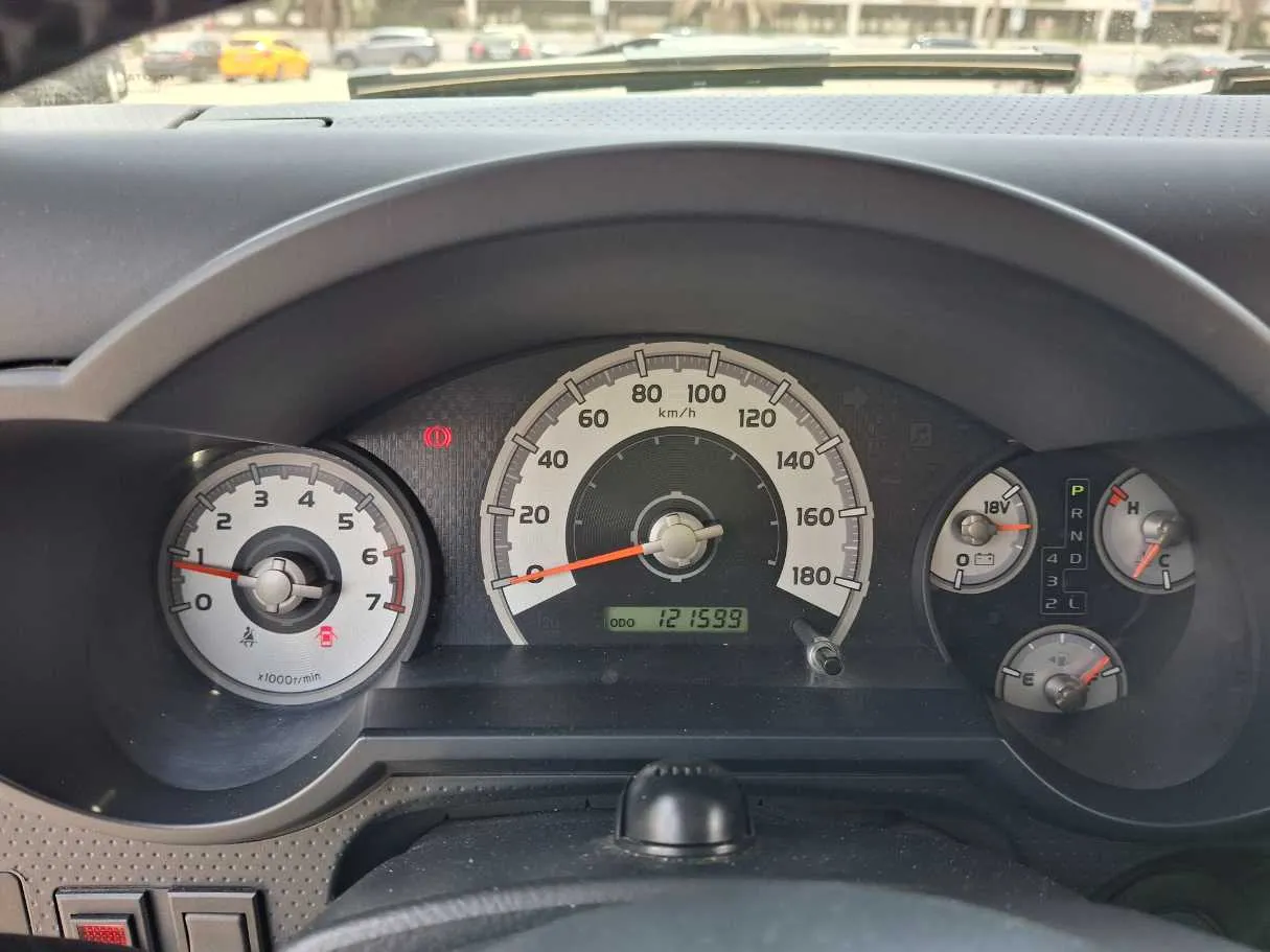 Car image 18