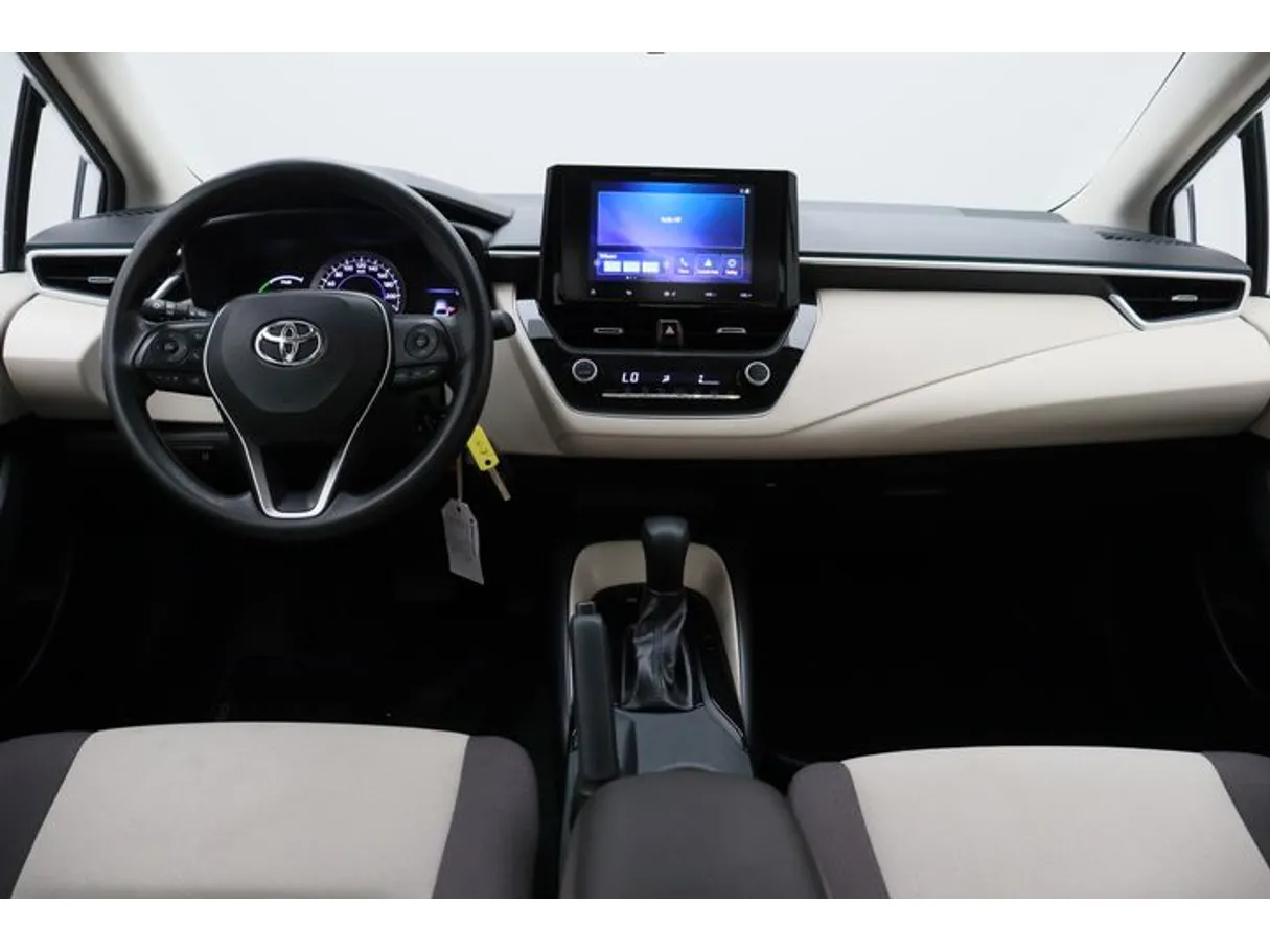 Car image 14