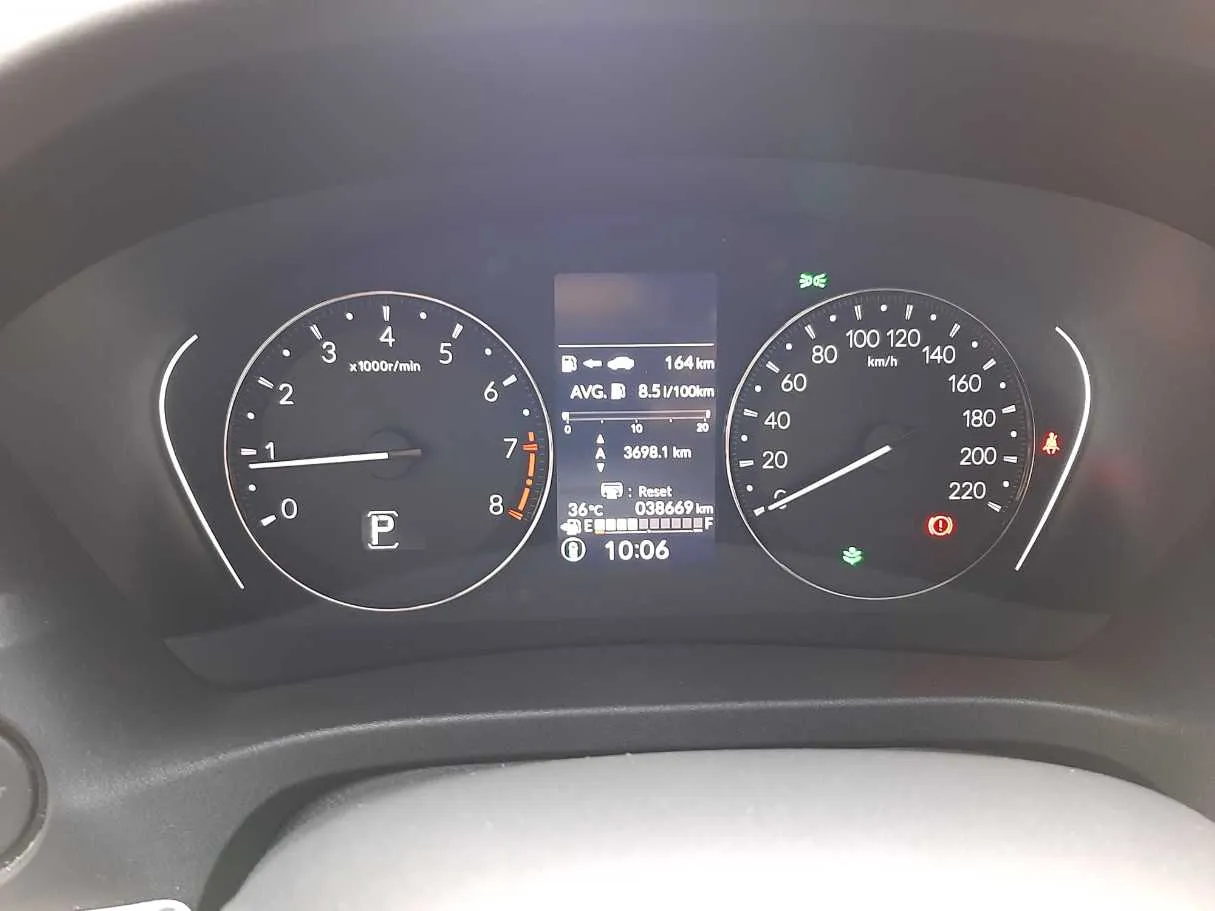 Car image 18