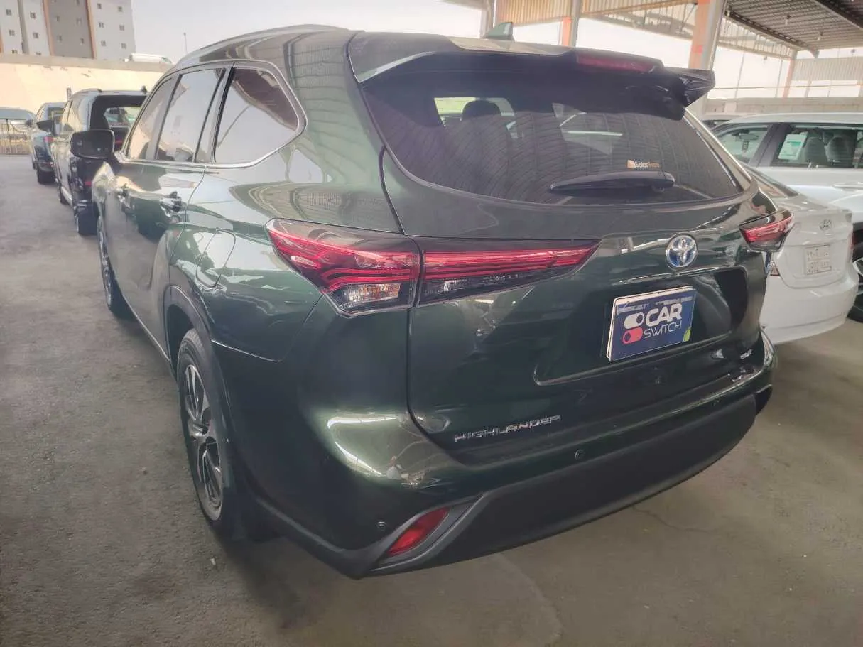 Car image 7