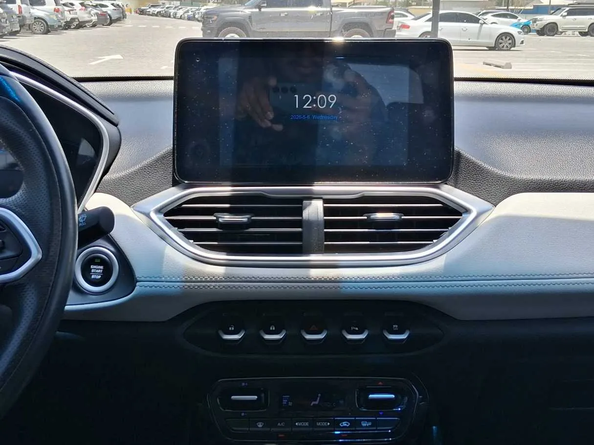 Car image 16